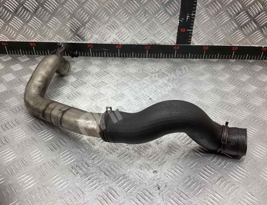 Патрубок интеркулера Volkswagen Sharan I (7M) 2003-2010 2-й рестайлинг  Volkswagen Sharan Sharan I (7M) 2003-2010 2-й рестайлинг