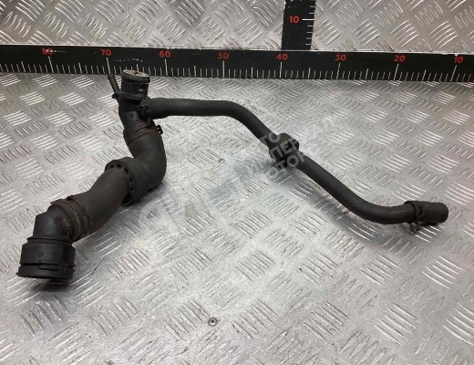 Патрубок радиатора Volkswagen Sharan I (7M) 2003-2010 2-й рестайлинг  Volkswagen Sharan Sharan I (7M) 2003-2010 2-й рестайлинг