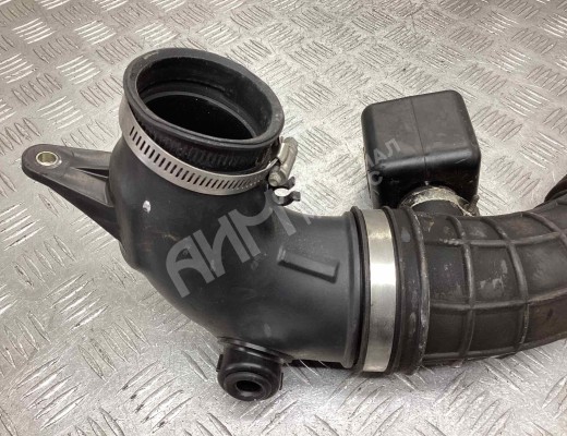 Патрубок воздушного фильтра Suzuki G. Vitara II (JT) 2005-2015  Suzuki Grand Vitara G. Vitara II (JT) 2005-2015