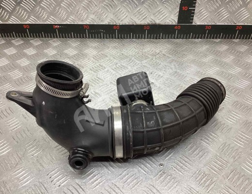 Патрубок воздушного фильтра Suzuki G. Vitara II (JT) 2005-2015  Suzuki Grand Vitara G. Vitara II (JT) 2005-2015