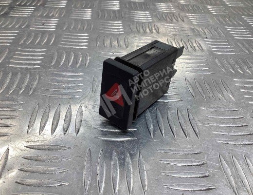 Кнопка аварийной сигнализации Volkswagen Passat B5 (3B) 1996-2000  Volkswagen Passat Passat B5 (3B) 1996-2000