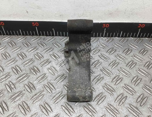 Кронштейн генератора Renault Midlum I 2000-2006  Renault Midlum Midlum I 2000-2006