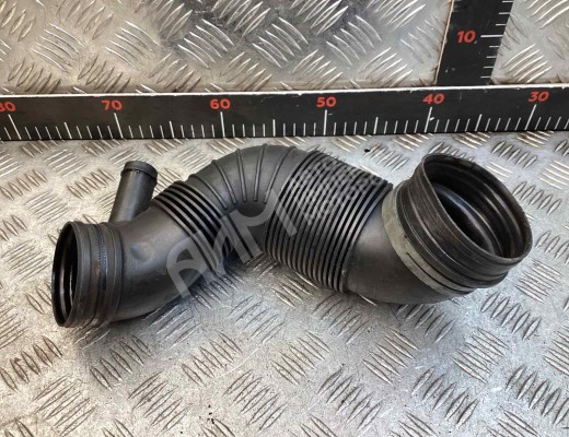 Патрубок воздушного фильтра Volkswagen Passat B6 (3C) 2005-2010  Volkswagen Passat Passat B6 (3C) 2005-2010