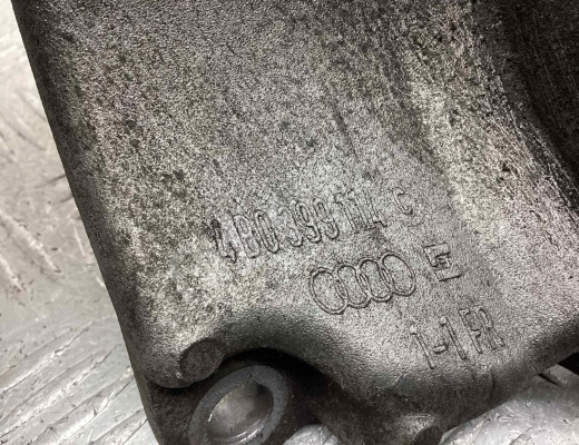 Кронштейн КПП Audi A6 C5 (4B) 2001-2004 рестайлинг  Audi A6 A6 C5 (4B) 2001-2004 рестайлинг