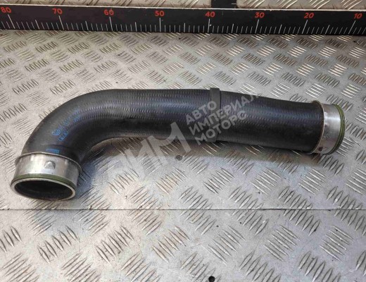 Патрубок интеркулера Volkswagen Passat B6 (3C) 2005-2010  Volkswagen Passat Passat B6 (3C) 2005-2010