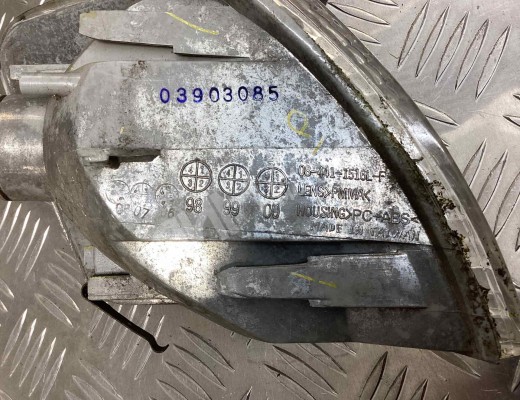 Поворотник левый Volkswagen Passat B5 (3B) 1996-2000  Volkswagen Passat Passat B5 (3B) 1996-2000