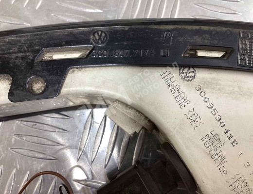 Поворотник левый Volkswagen Passat B6 (3C) 2005-2010  Volkswagen Passat Passat B6 (3C) 2005-2010