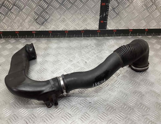 Патрубок воздушного фильтра Opel Zafira B 2008-2015 рестайлинг  Opel Zafira Zafira B 2008-2015 рестайлинг