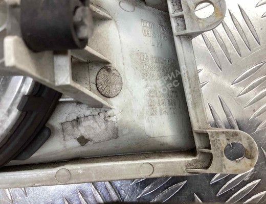 Фара противотуманная левая Skoda Octavia A5 (1Z) 2004-2008  Skoda Octavia Octavia A5 (1Z) 2004-2008