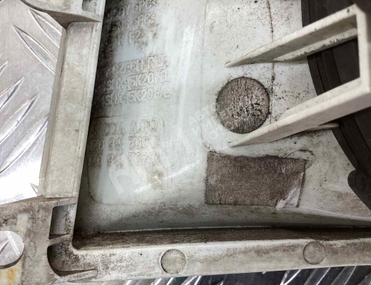 Фара противотуманная правая Skoda Octavia A5 (1Z) 2004-2008  Skoda Octavia Octavia A5 (1Z) 2004-2008