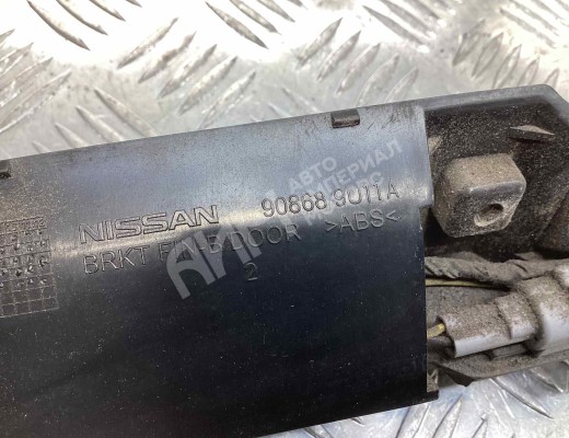 Кнопка открытия багажника Nissan Note (E11) 2008-2013 рестайлинг  Nissan Note Note (E11) 2008-2013 рестайлинг