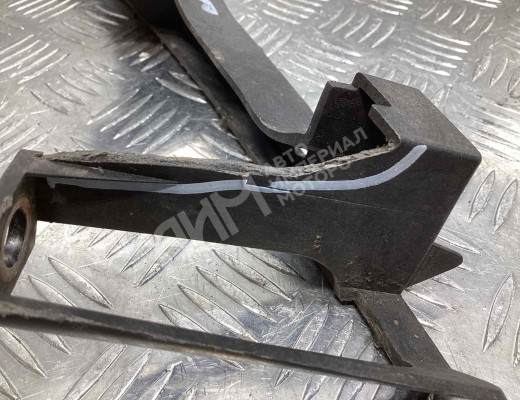 Крепление фары правой Mazda 6 I (GG) 2002-2005  Mazda 6 6 I (GG) 2002-2005