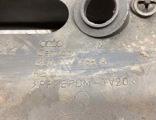 Заглушка (решетка) в бампер передний Audi A3 I (8L) 2000-2003 рестайлинг  Audi A3 A3 I (8L) 2000-2003 рестайлинг