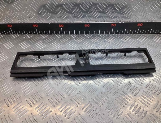 Рамка под магнитолу Mercedes Vario (W670) 1996-2013  Mercedes Vario Vario (W670) 1996-2013