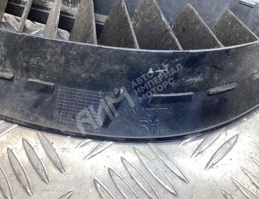 Заглушка (решетка) в бампер передний Mitsubishi Colt VI (Z30) 2004-2008  Mitsubishi Colt Colt VI (Z30) 2004-2008