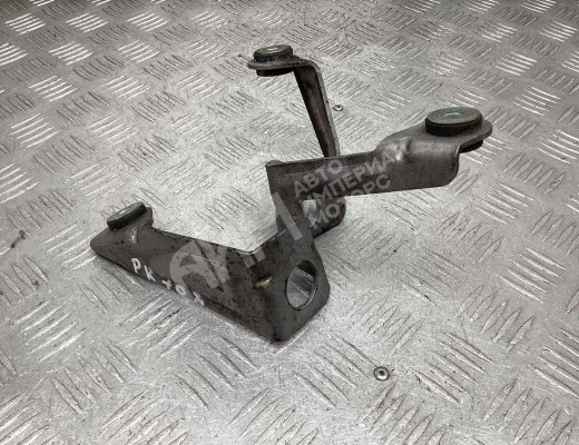 Кронштейн крепления троса КПП Volkswagen Golf+ V (5M) 2005-2014  Volkswagen Golf Plus Golf+ V (5M) 2005-2014