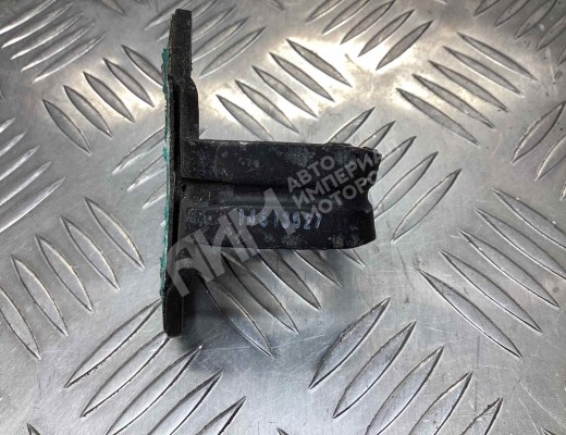 Ответная часть (скоба) замка двери Volkswagen Caddy III (2K) 2004-2010  Volkswagen Caddy Caddy III (2K) 2004-2010