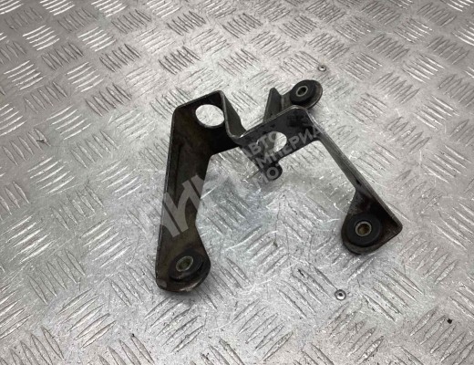 Кронштейн крепления троса КПП Audi A3 II (8P) 2003-2005  Audi A3 A3 II (8P) 2003-2005