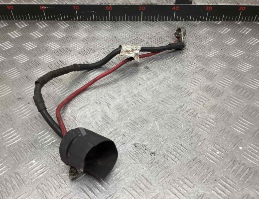 Плюсовой провод аккумулятора Audi A3 II (8P) 2003-2005  Audi A3 A3 II (8P) 2003-2005