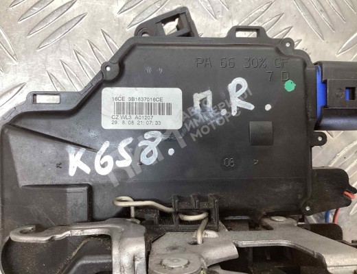 Замок двери передней правой Skoda Roomster (5J) 2006-2015  Skoda Roomster Roomster (5J) 2006-2015