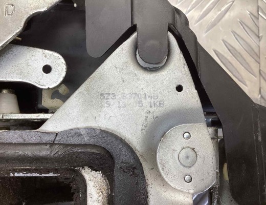 Замок двери передней правой Volkswagen Fox (5Z) 2003-2011  Volkswagen Fox Fox (5Z) 2003-2011