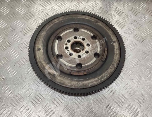 Маховик Audi A4 B6 (8EC, 8E5) 2000-2004  Audi A4 A4 B6 (8EC, 8E5) 2000-2004
