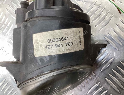 Фара противотуманная правая Audi A6 Allroad C5 (4BH) 2000-2005  Audi A6 Allroad A6 Allroad C5 (4BH) 2000-2005