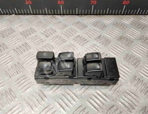 Блок управления стеклоподъемниками Hyundai Sonata IV (EF) 2001-2004 рестайлинг  Hyundai Sonata Sonata IV (EF) 2001-2004 рестайлинг