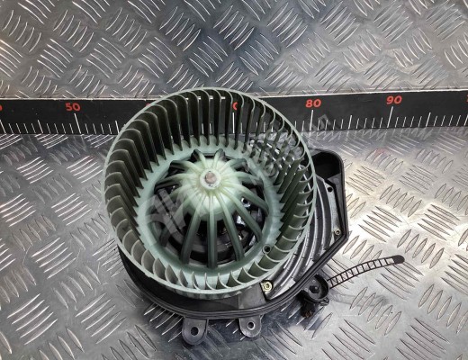 Моторчик печки Volkswagen Passat B5 (3B) 1996-2000  Volkswagen Passat Passat B5 (3B) 1996-2000