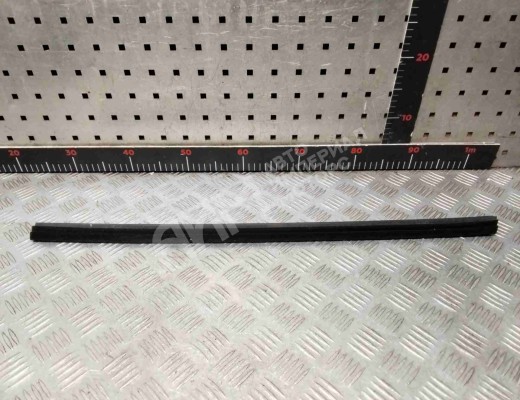 Молдинг стекла двери передней левой внутренний Citroen C8 I 2002-2008  Citroen C8 C8 I 2002-2008