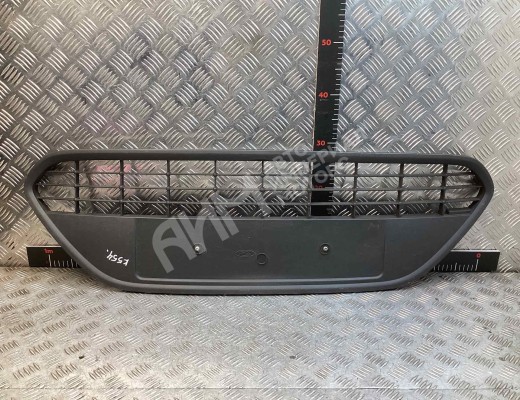 Заглушка (решетка) в бампер Ford Focus II 2008-2011 рестайлинг  Ford Focus Focus II 2008-2011 рестайлинг