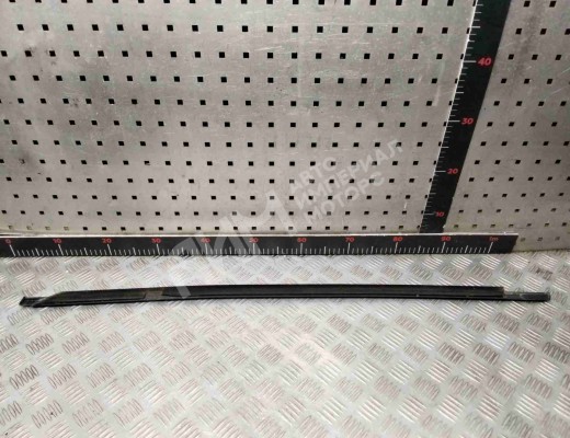 Молдинг стекла двери задней правой наружный Volkswagen Passat B6 (3C) 2005-2010  Volkswagen Passat Passat B6 (3C) 2005-2010