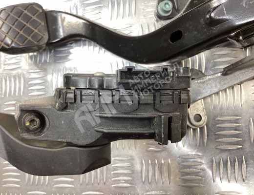 Узел педальный (блок педалей) Audi A4 B6 (8EC, 8E5) 2000-2004  Audi A4 A4 B6 (8EC, 8E5) 2000-2004