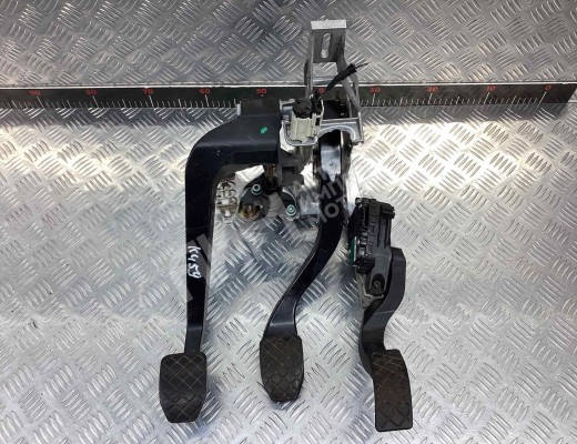 Узел педальный (блок педалей) Audi A4 B6 (8EC, 8E5) 2000-2004  Audi A4 A4 B6 (8EC, 8E5) 2000-2004