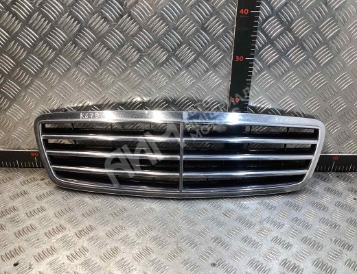 Решетка радиатора Mercedes C (W203) 2004-2007 рестайлинг  Mercedes C C (W203) 2004-2007 рестайлинг