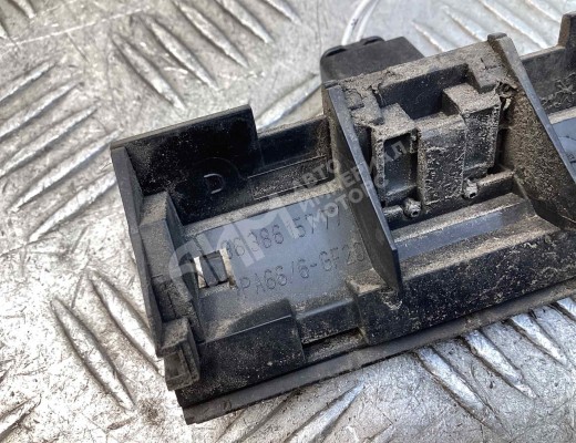 Кнопка открытия багажника Peugeot 5008 I (T8) 2009-2013  Peugeot 5008 5008 I (T8) 2009-2013