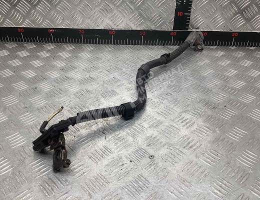 Клемма аккумулятора плюс Toyota Avensis II (T250) 2003-2008  Toyota Avensis Avensis II (T250) 2003-2008