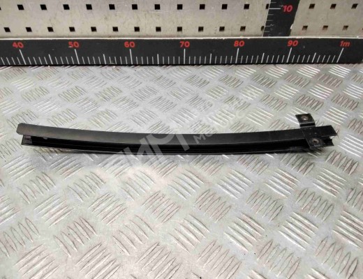 Направляющая стекла Volkswagen Passat B6 (3C) 2005-2010  Volkswagen Passat Passat B6 (3C) 2005-2010