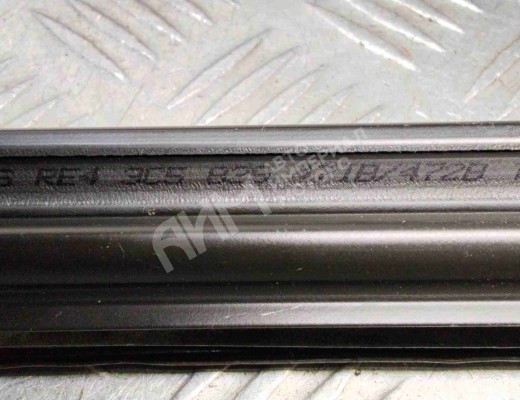 Молдинг стекла двери задней левой внутренний Volkswagen Passat B6 (3C) 2005-2010  Volkswagen Passat Passat B6 (3C) 2005-2010