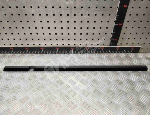 Молдинг стекла двери задней левой внутренний Volkswagen Passat B6 (3C) 2005-2010  Volkswagen Passat Passat B6 (3C) 2005-2010