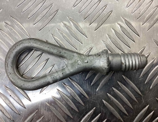 Крюк буксировочный Audi A4 B6 (8EC, 8E5) 2000-2004  Audi A4 A4 B6 (8EC, 8E5) 2000-2004