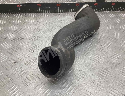 Патрубок интеркулера Volvo V70 II (SW) 2000-2008  Volvo V70 V70 II (SW) 2000-2008
