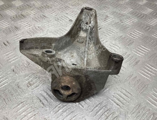Кронштейн КПП Audi A4 B5 (8D) 1994-1999  Audi A4 A4 B5 (8D) 1994-1999