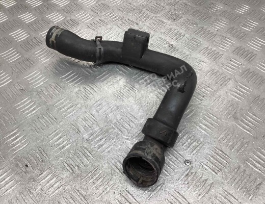 Патрубок радиатора Audi A4 B6 (8EC, 8E5) 2000-2004  Audi A4 A4 B6 (8EC, 8E5) 2000-2004