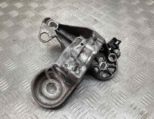 Кронштейн двигателя Audi A4 B6 (8EC, 8E5) 2000-2004  Audi A4 A4 B6 (8EC, 8E5) 2000-2004