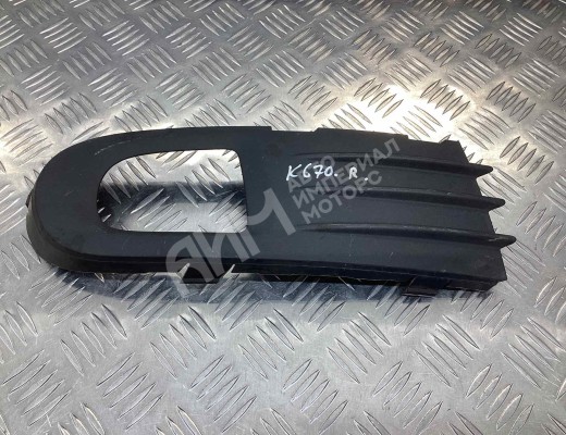 Заглушка (решетка) в бампер передний Volvo V50 (MW) 2003-2007  Volvo V50 V50 (MW) 2003-2007
