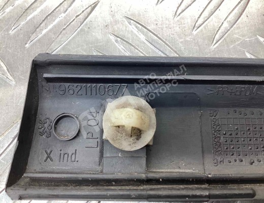 Молдинг крыла переднего левого Peugeot 306 1993-2003  Peugeot 306 306 1993-2003