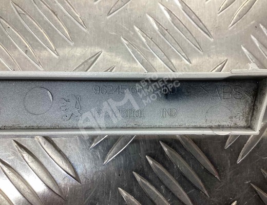 Ус под фару правый Peugeot 306 1993-2003  Peugeot 306 306 1993-2003