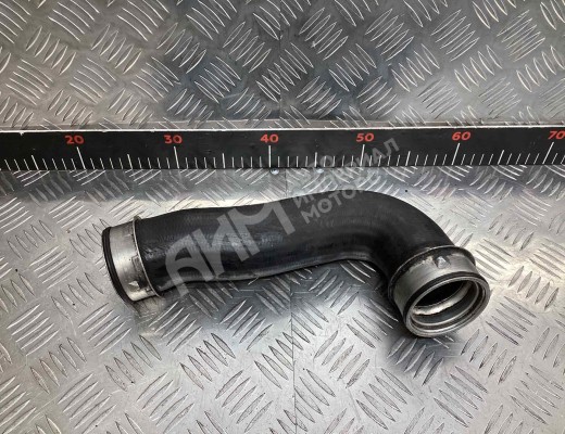 Патрубок интеркулера Volkswagen Caddy III (2K) 2004-2010  Volkswagen Caddy Caddy III (2K) 2004-2010