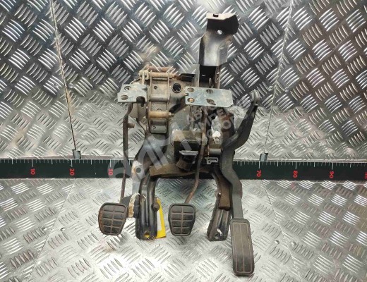 Узел педальный (блок педалей) Volkswagen Passat B3 1988-1993  Volkswagen Passat Passat B3 1988-1993